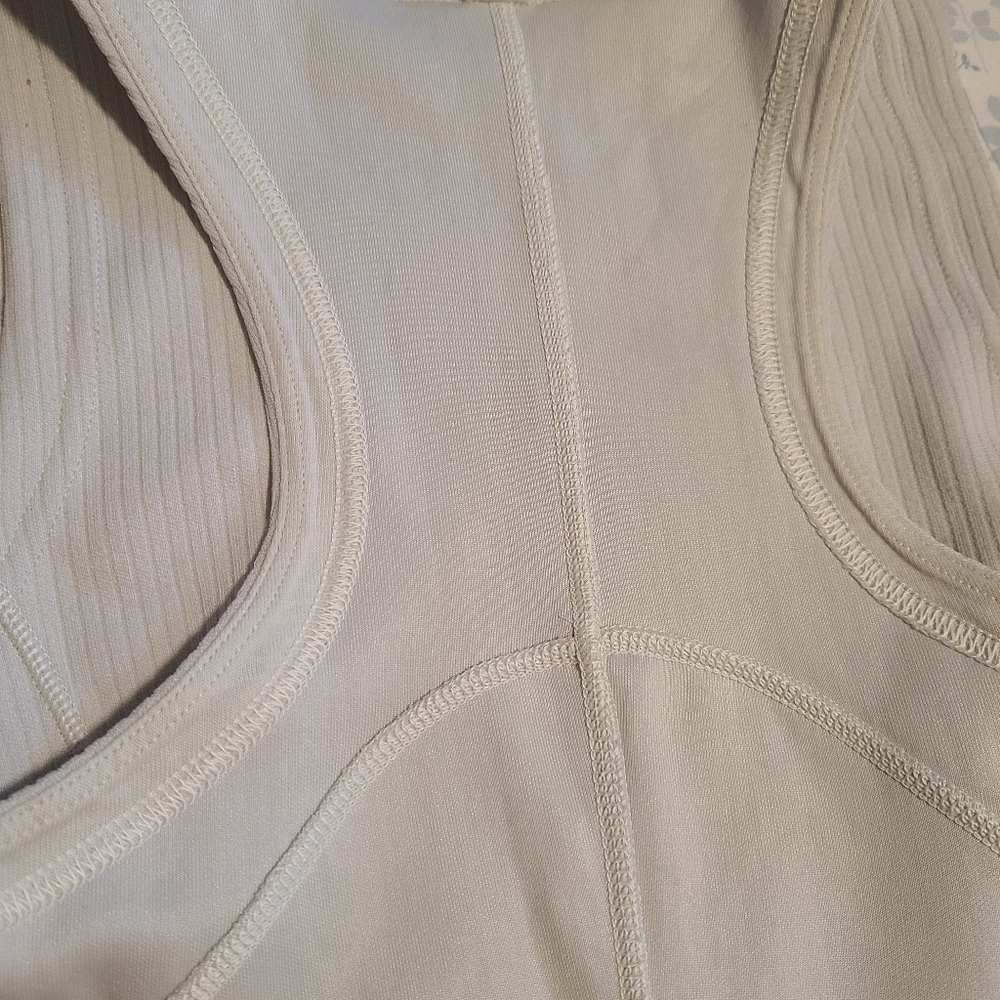 Lululemon (Size 2) - Picture 4 of 6